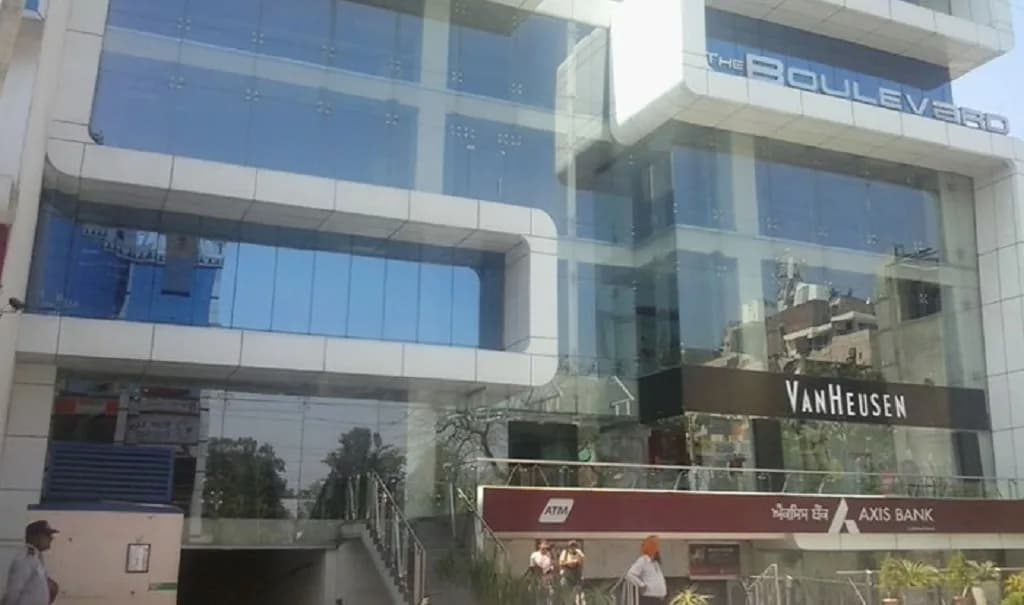 Ansal API The Boulevard Mall, Mall Enclave