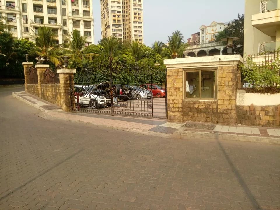 Ekta Lake Superior, Powai