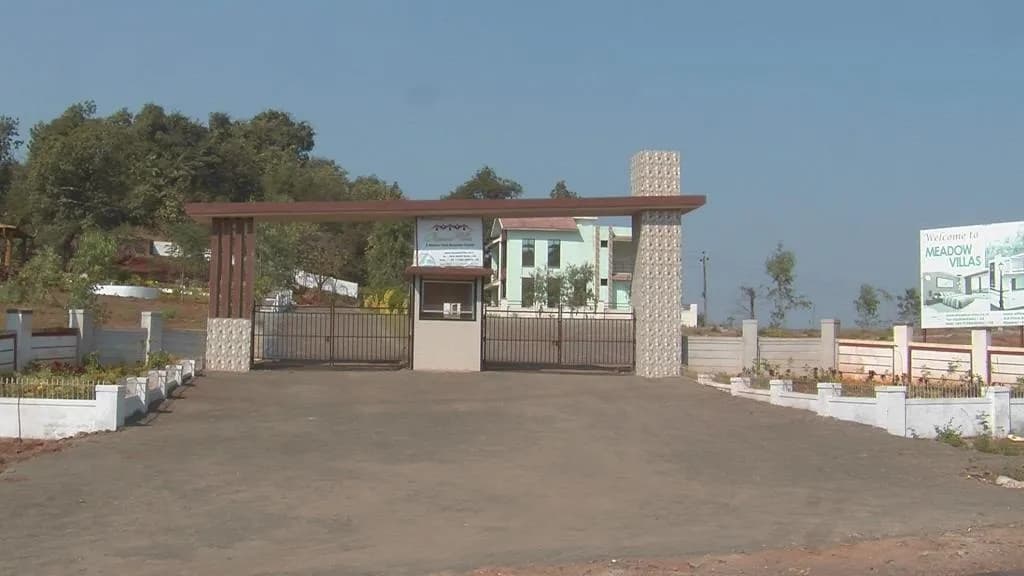 Meadow Villas — Entrance
