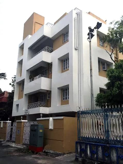 Brick Box Taposi, Prince Anwar Shah Rd