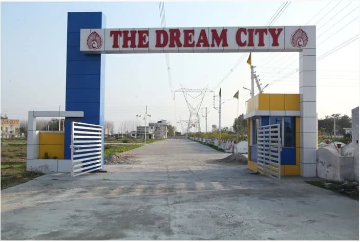 Dream City Homes — Entrance