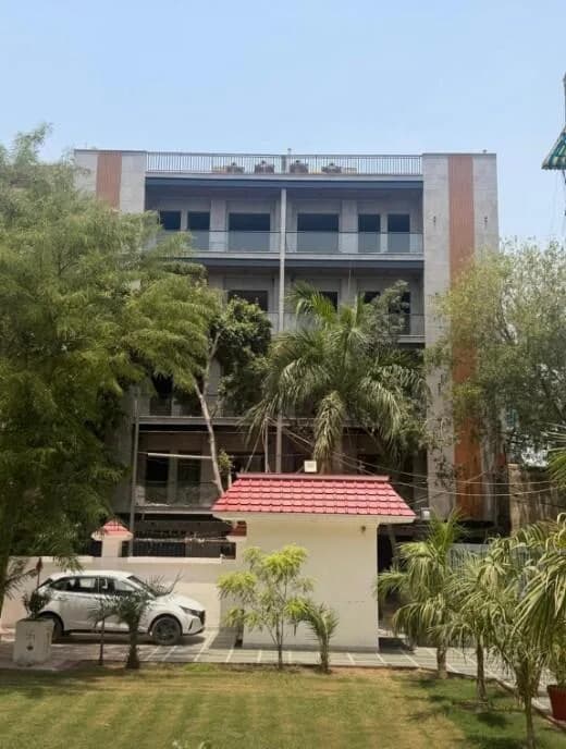 Saarthi Luxury Builders Floor, Uttam Nagar West