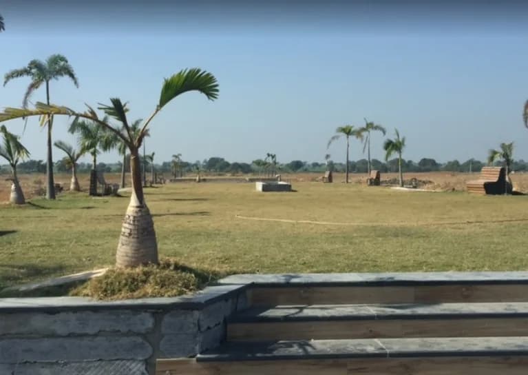 Extraan Orchid Park, Hatod