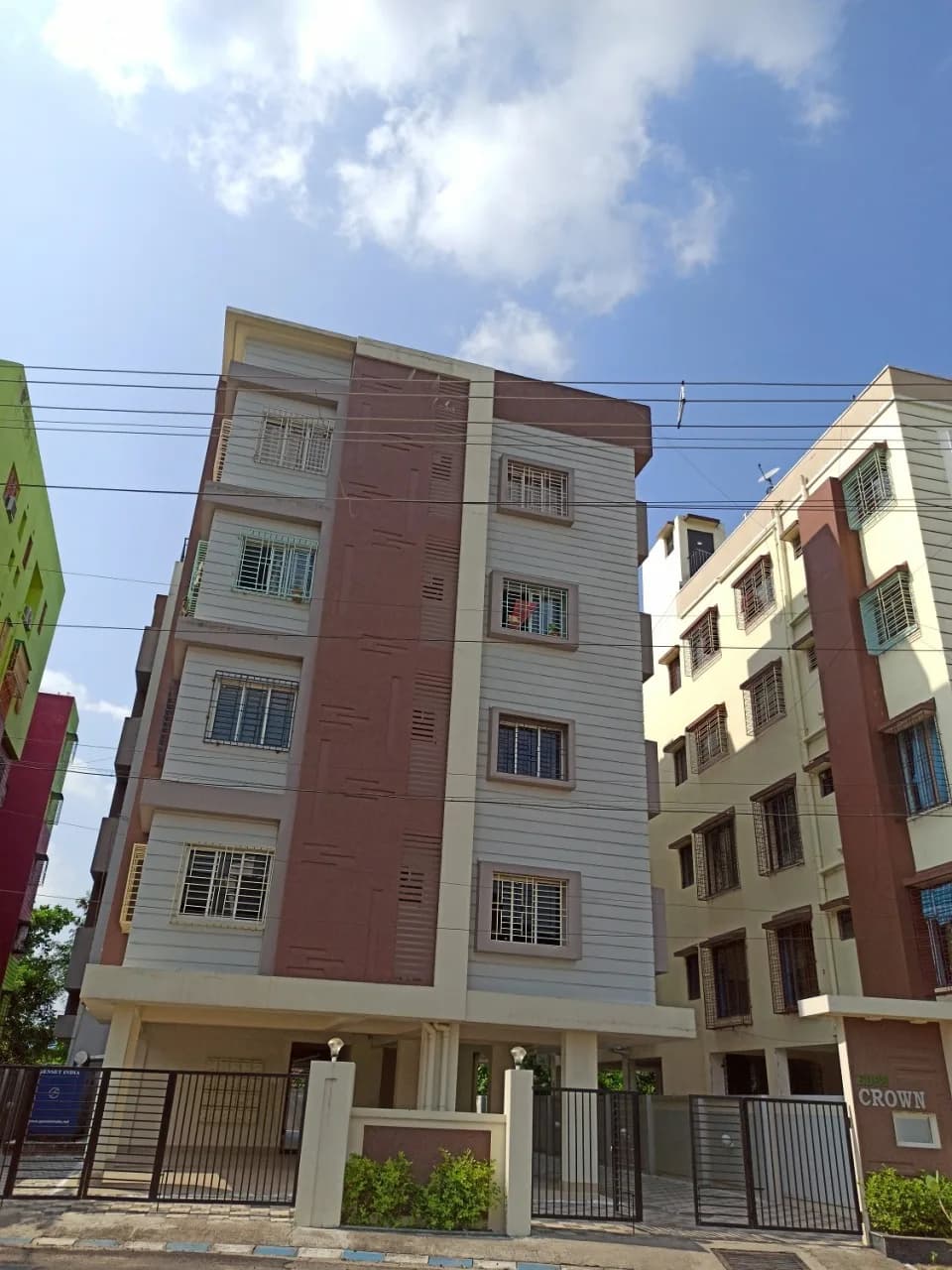 Eden Crown, Budherhat