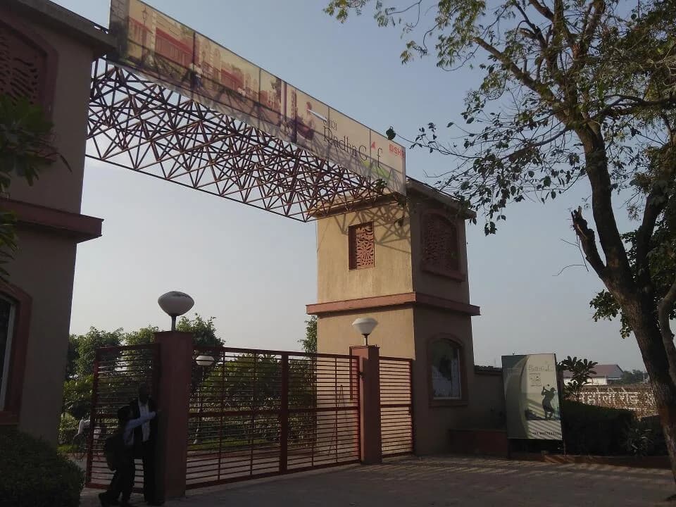 Shri Radha Golf, Govardhan