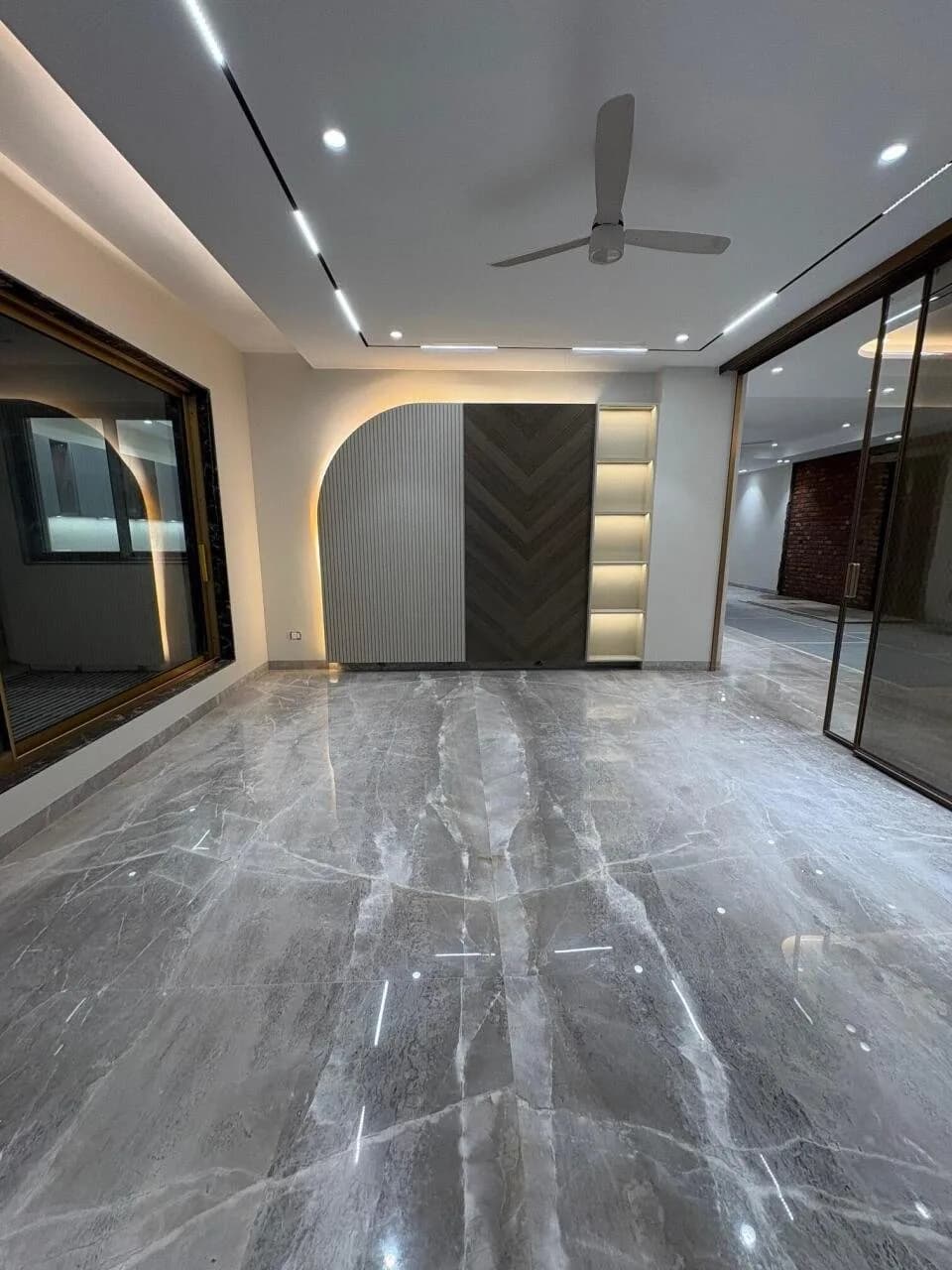 Sabharwal Luxury Floors, Sushant Lok Phase 2