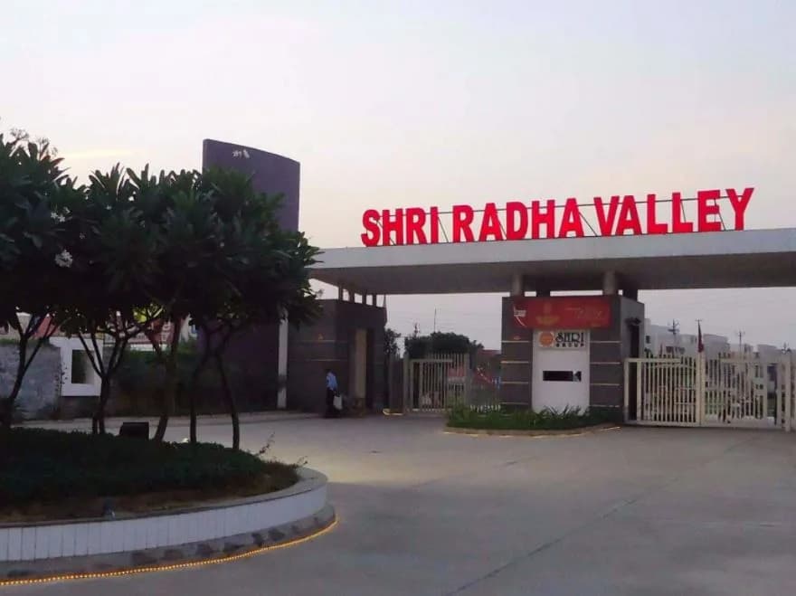 Shri Radha Valley, Shashtri Nagar
