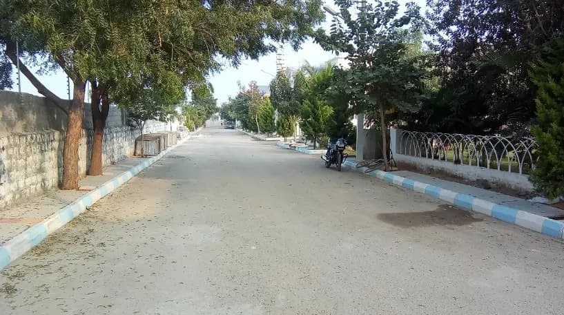 WeFour Beverly Slopes — Paved Compund