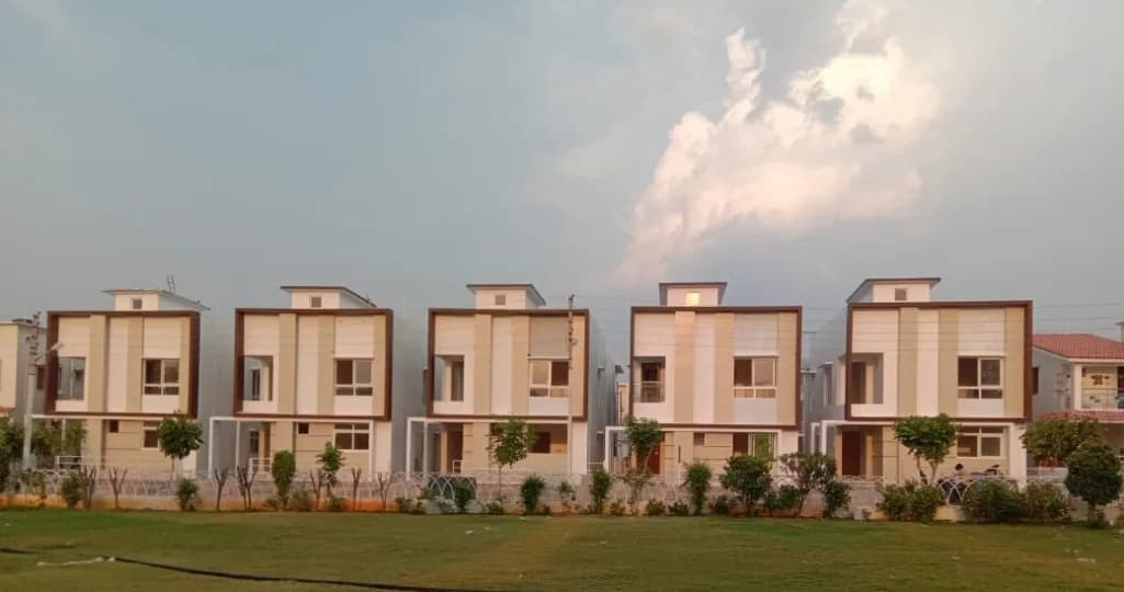 WeFour Beverly Slopes, Balapur