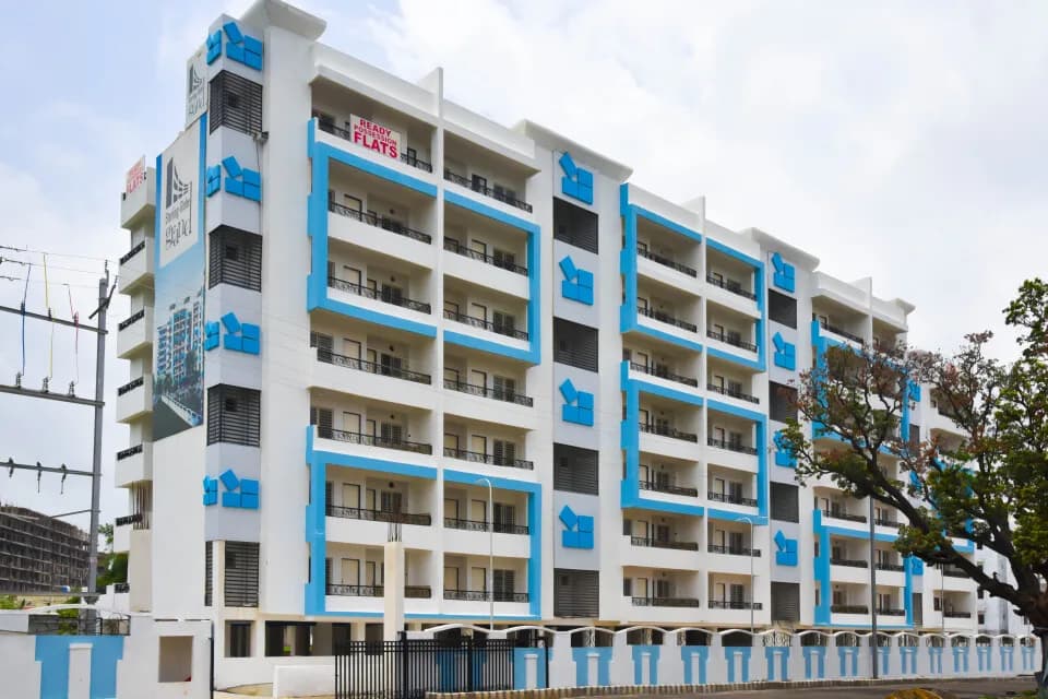 Sterling Globe Grand, Hoshangabad Road