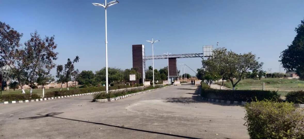 Mahakali M K Residency, Tangori