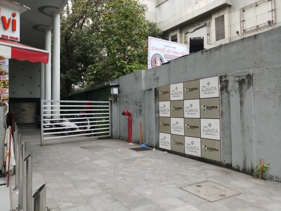 Kabra Ajanta, Santacruz West
