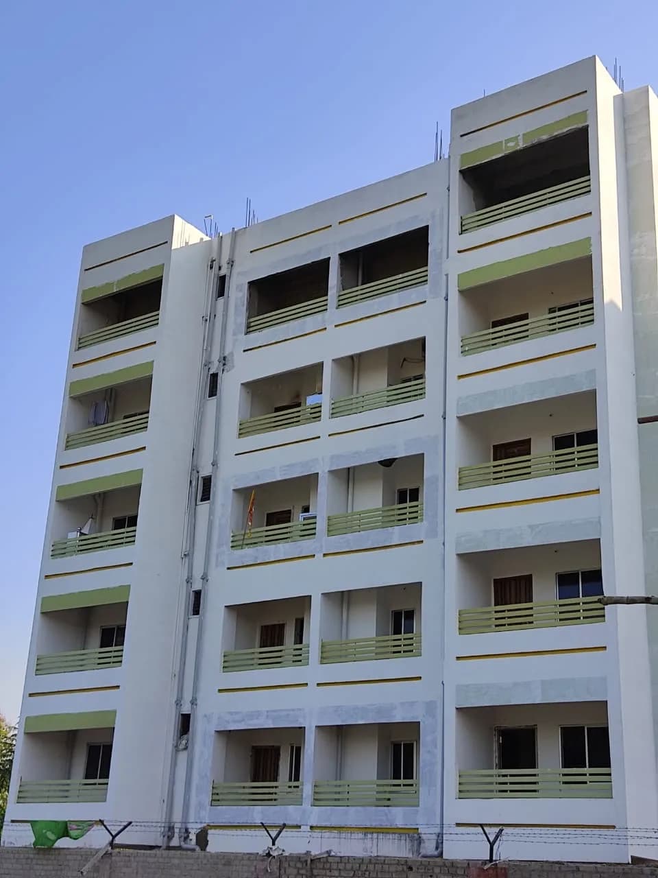 Roy Shalom High Tech Towers, Ameri