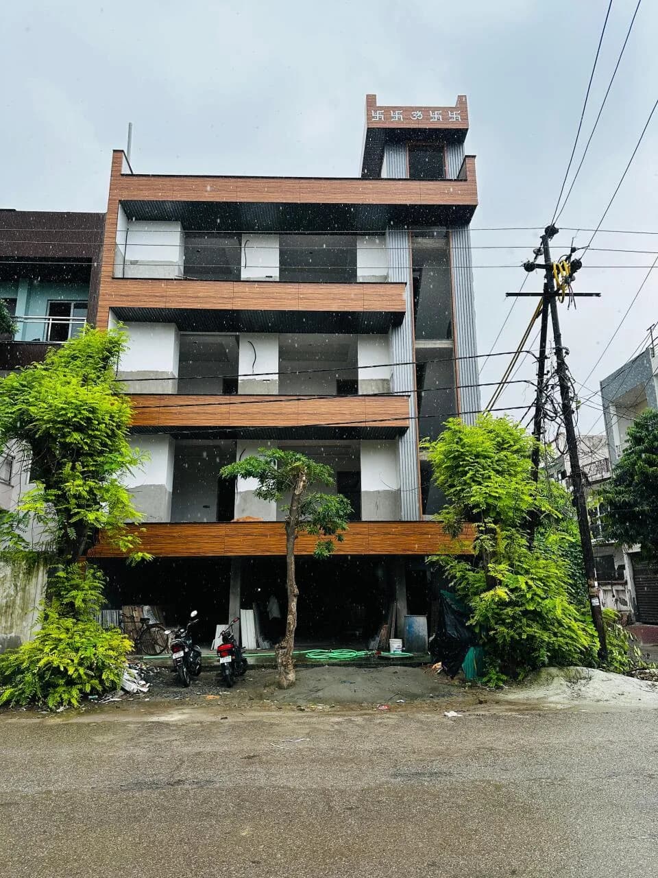Goel Developers Luxury Floors, Govind Puram