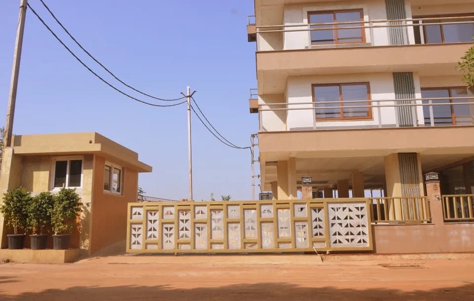 Nilaya Apartments, VIP Road