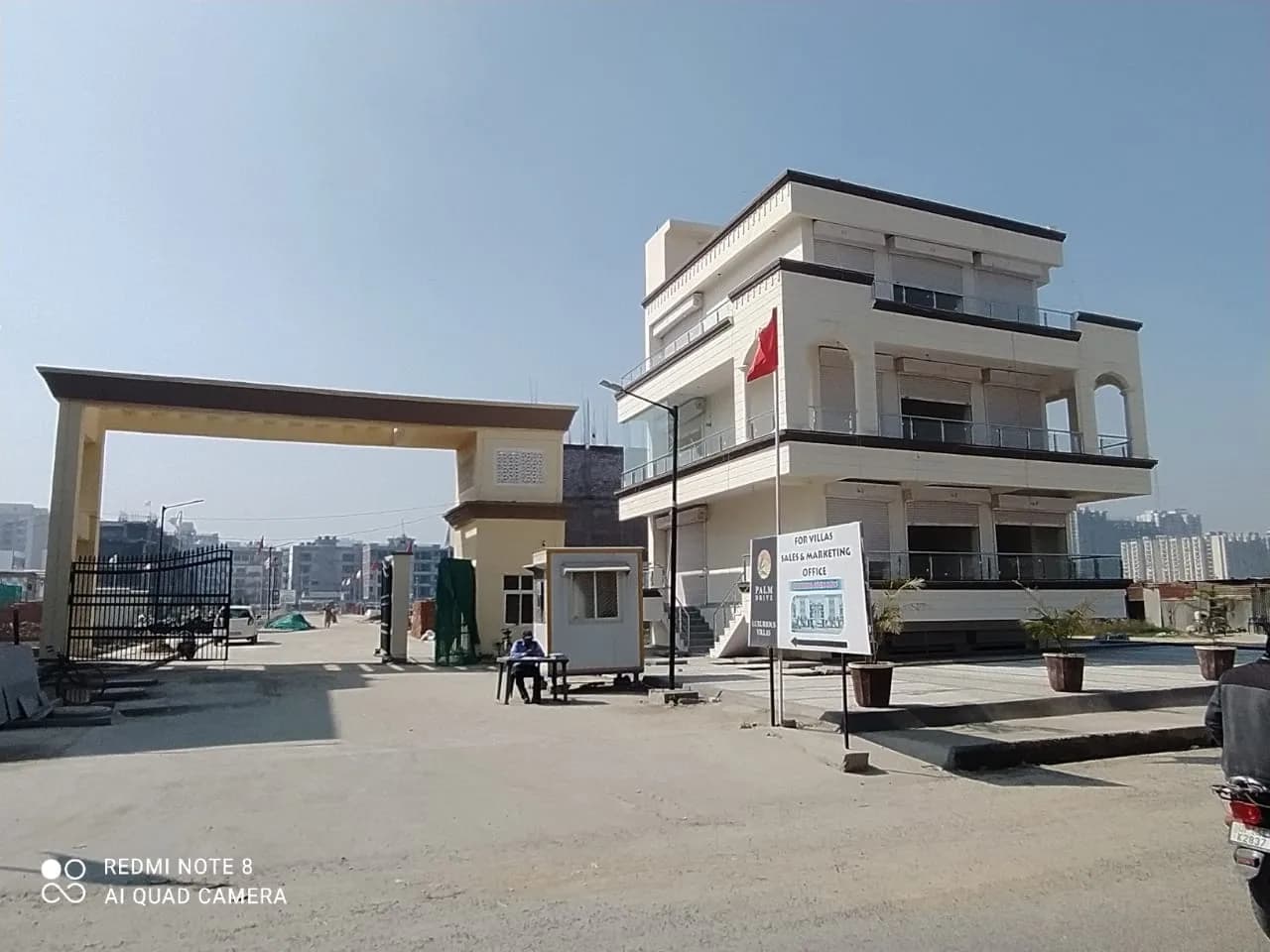 Palm Drive Commercial, Noor Nagar
