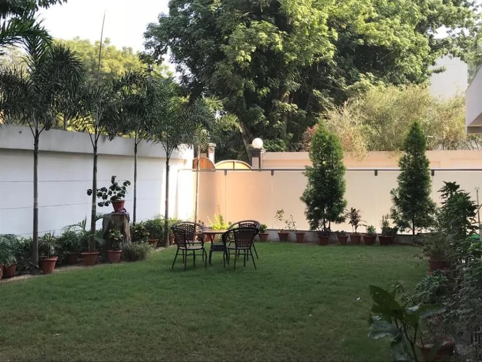 BL Seven Bungalows, Swaroop Nagar