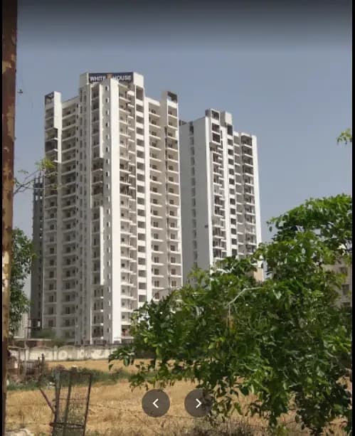 IEC White House Apartment, Sector Pi 1