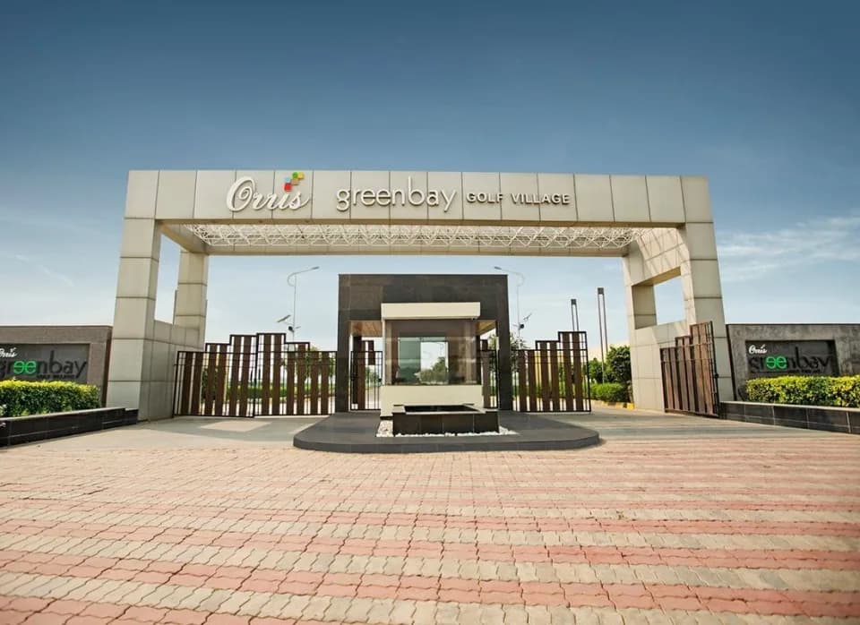 Greenbay Golf Village, Sector 22D Yamuna Expressway