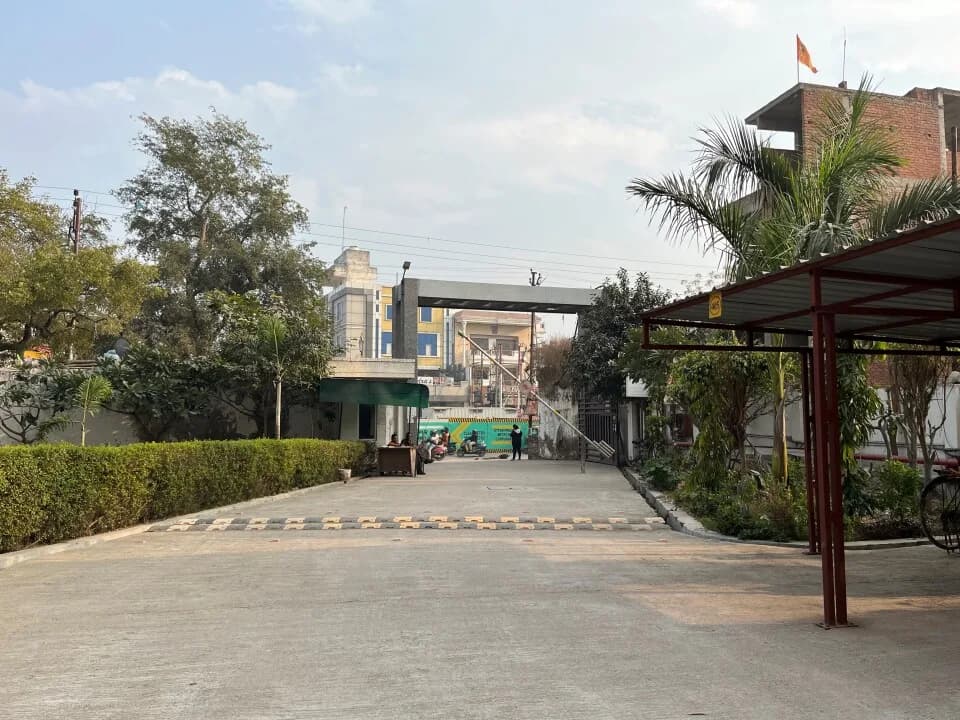 Jyoti Heights Apartment, Juhi Kalan