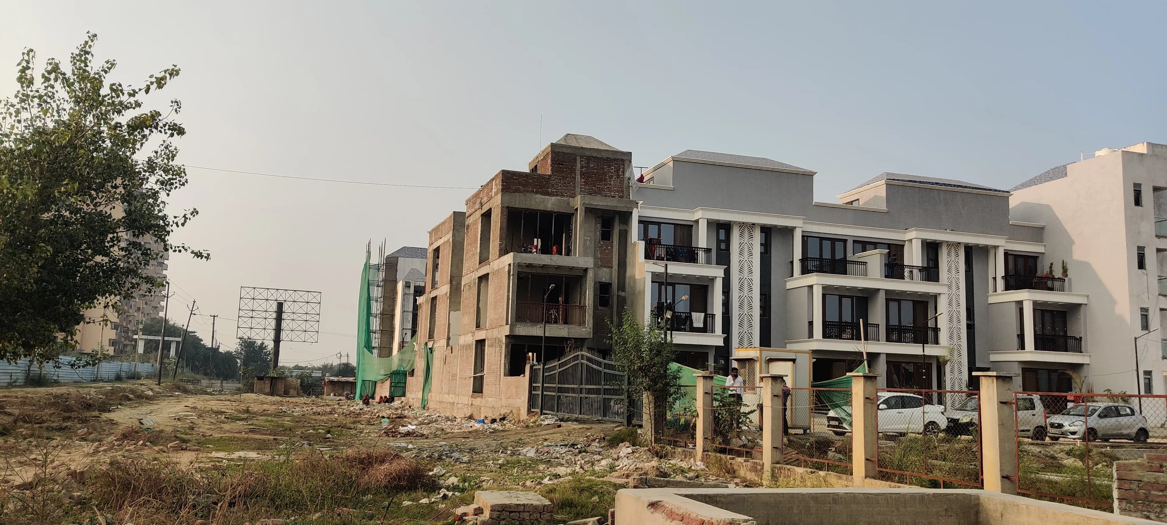 Palm Drive, Raj Nagar Extension