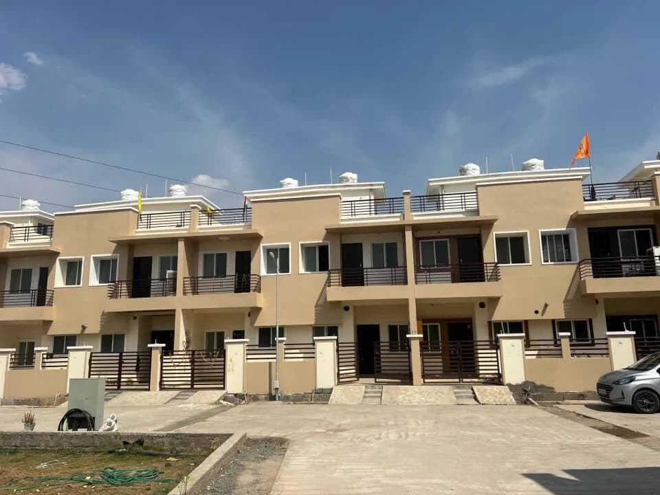 Palak Aryan Villa, Awadhpuri