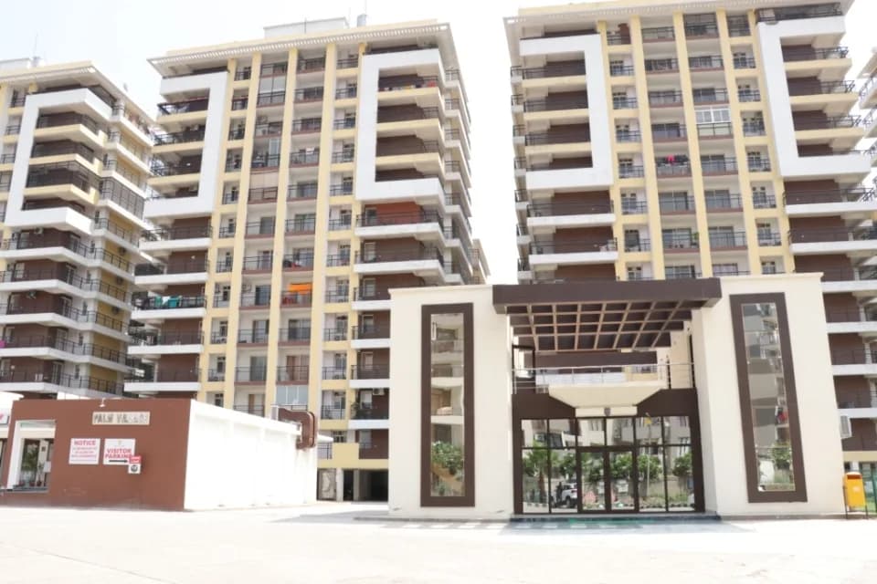 Palm Village, Sector 126