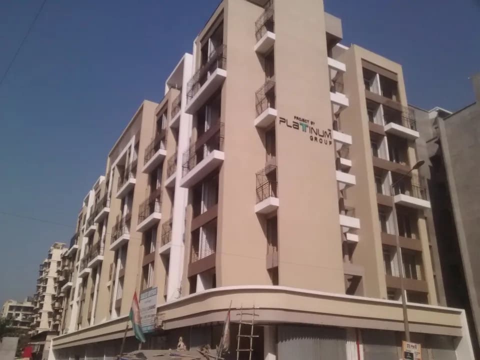 Platinum Liviano, Sector 35 Kamothe
