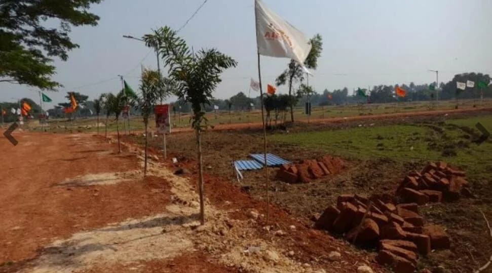 Arya Suraksha Enclave, Chas