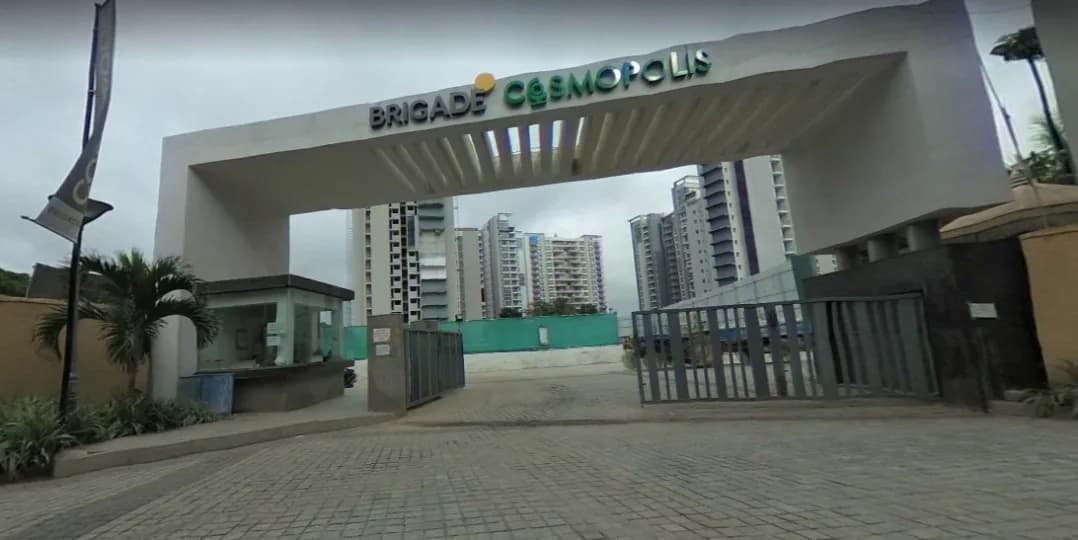 Brigade Cosmopolis, Whitefield