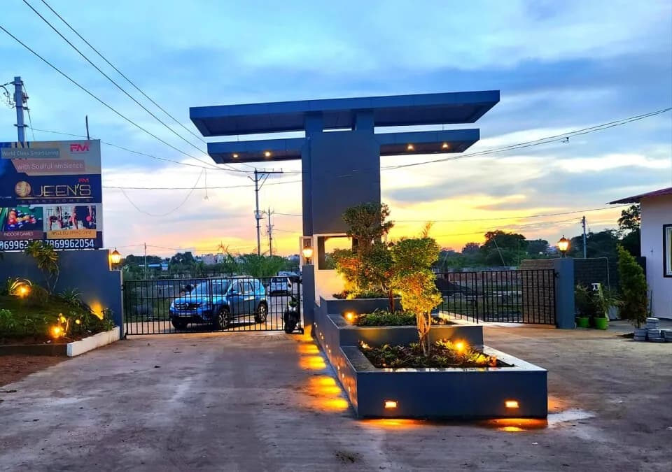 FM Queens Smart Homes, Uslapur