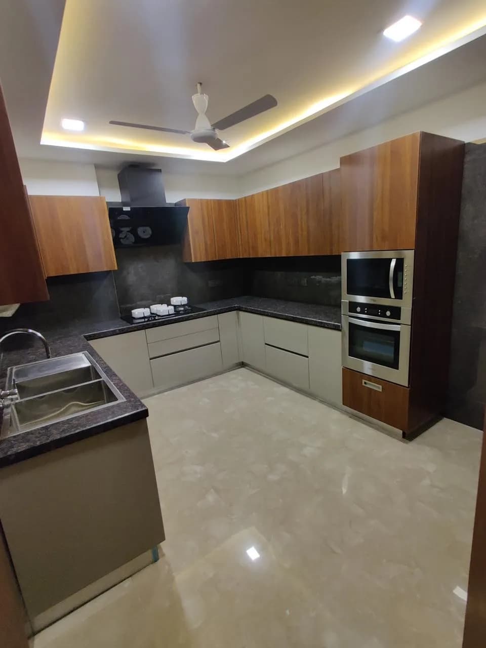 Gupta Luxury Floors, Sector 8 Dwarka