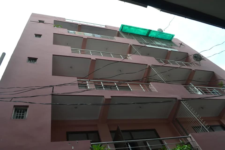 Krishna Apartments, Lal Kuan