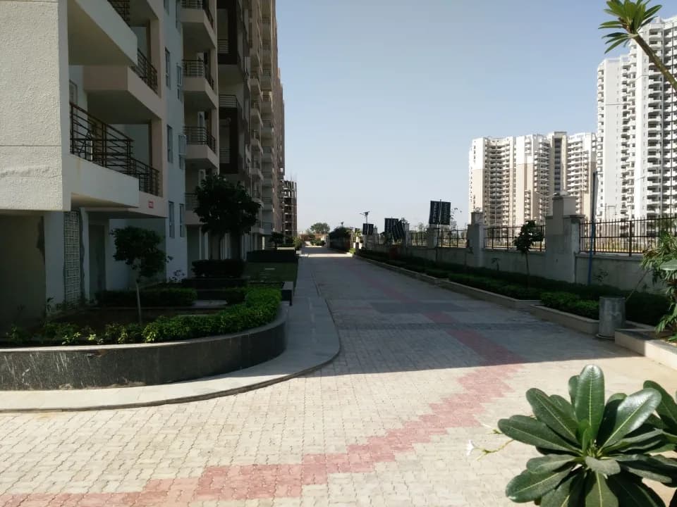 Raheja Sampada, Sector 92