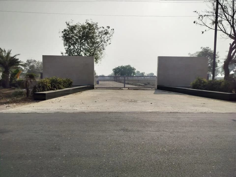White Fields, Sadashivpet