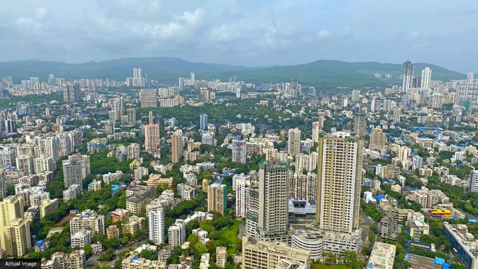 Sheth Auris Ilaria, Malad West
