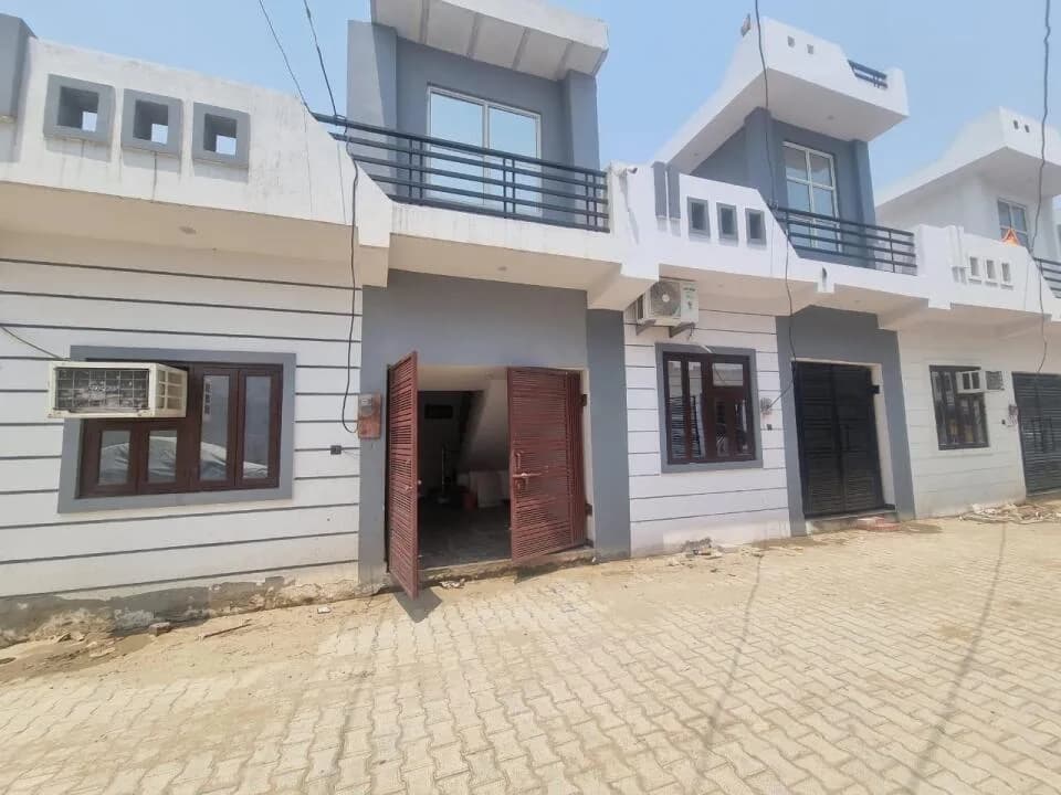 Paradise Highway Mansion, Chhapraula