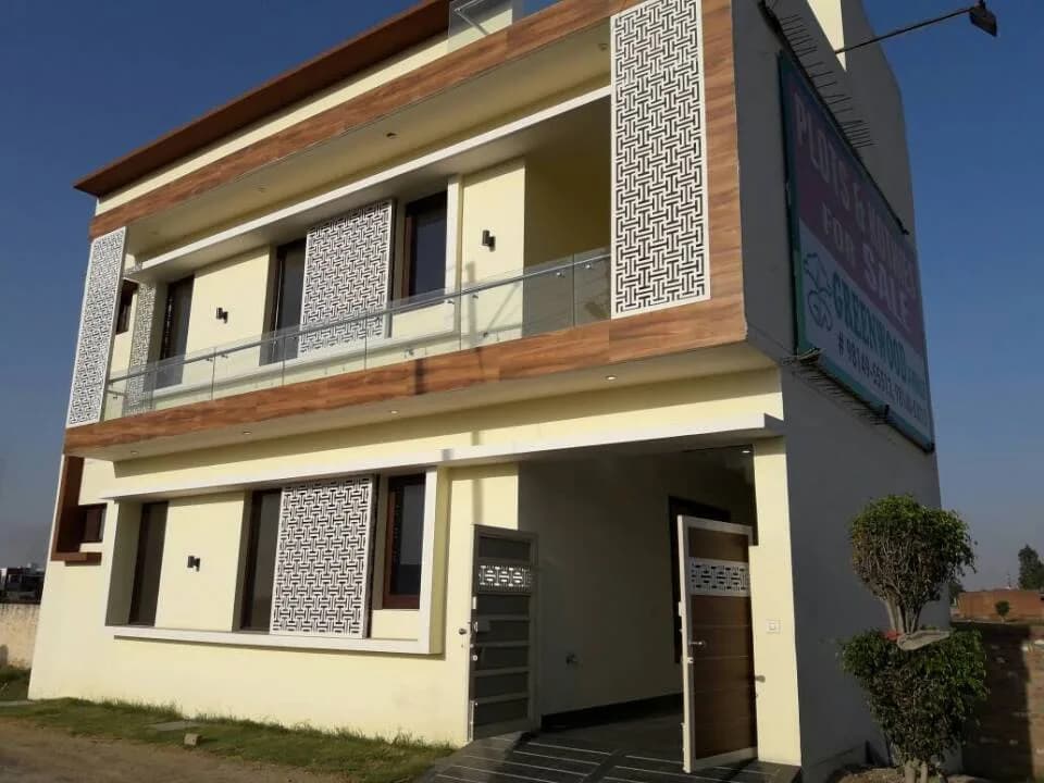 Greenwood Avenue, Mullanpur
