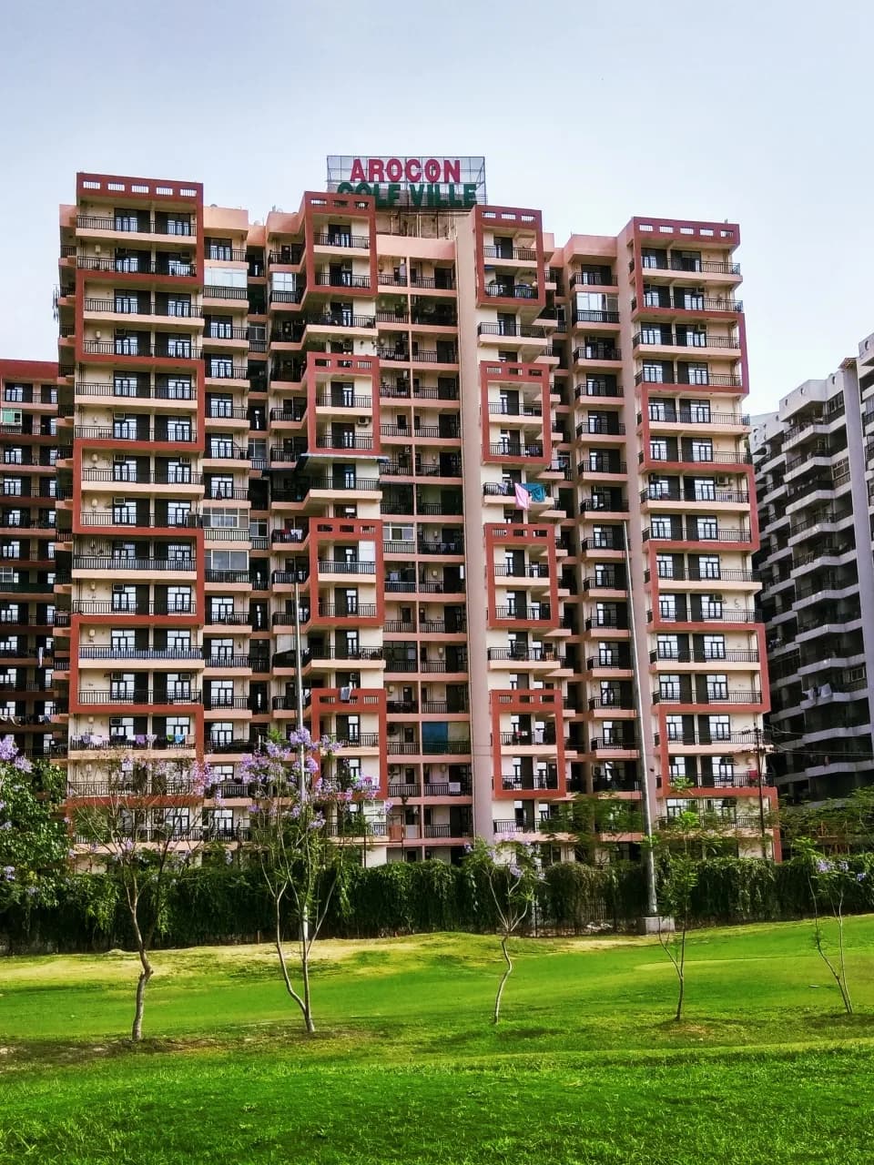 Arocon Golf Ville, Crossing Republik