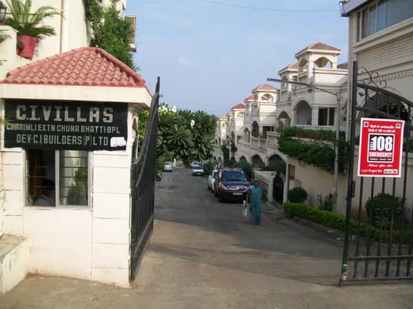 CI Villas, Chuna Bhatti