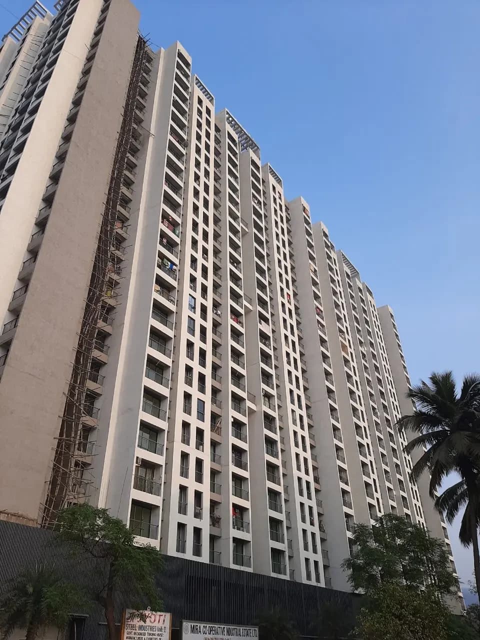 Man Opus, Mira Road East