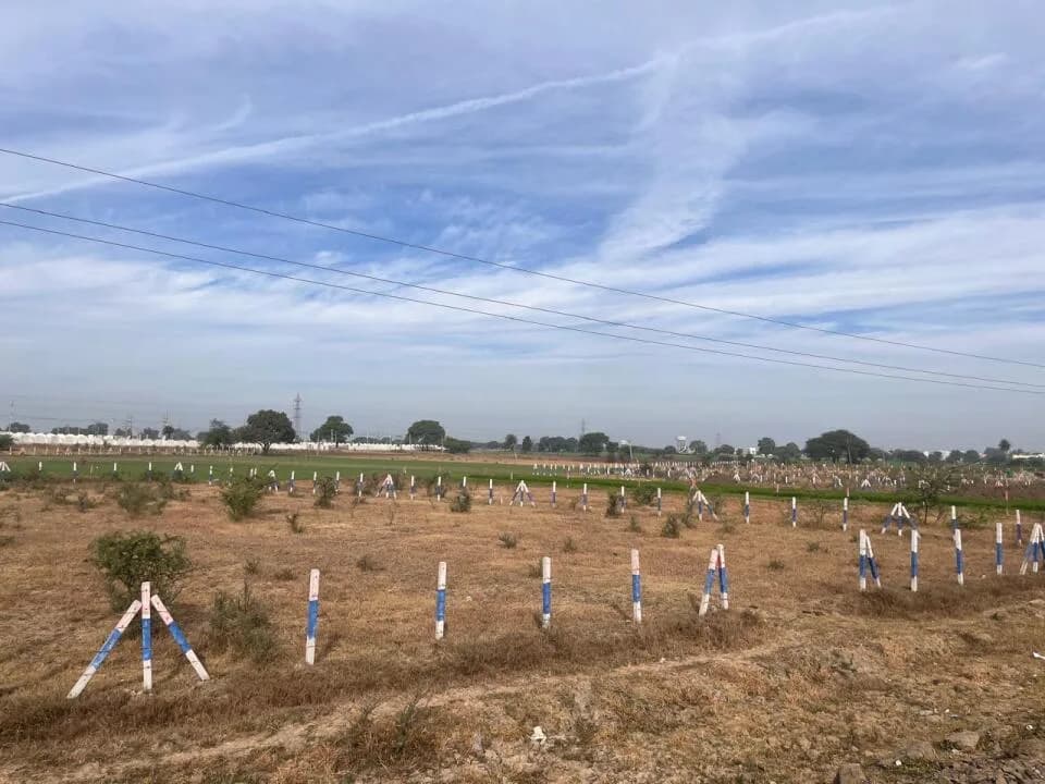 Square Land Corner Plots, Uran