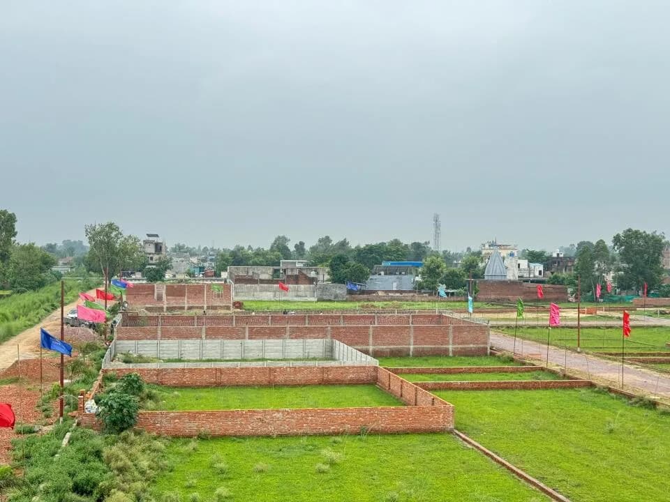 Paradise Town, Sultanpur Road