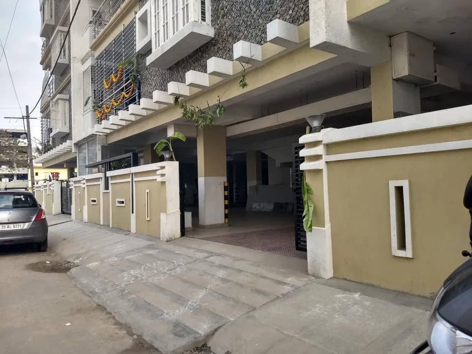 Sipani Santa Monica, Hulimavu