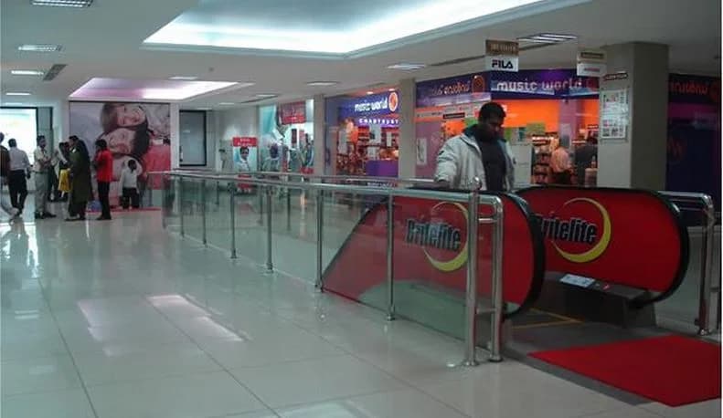 ABAD Builders Bay Pride Mall, Marine Drive