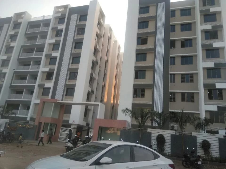 Ganesh Opera, Nikol
