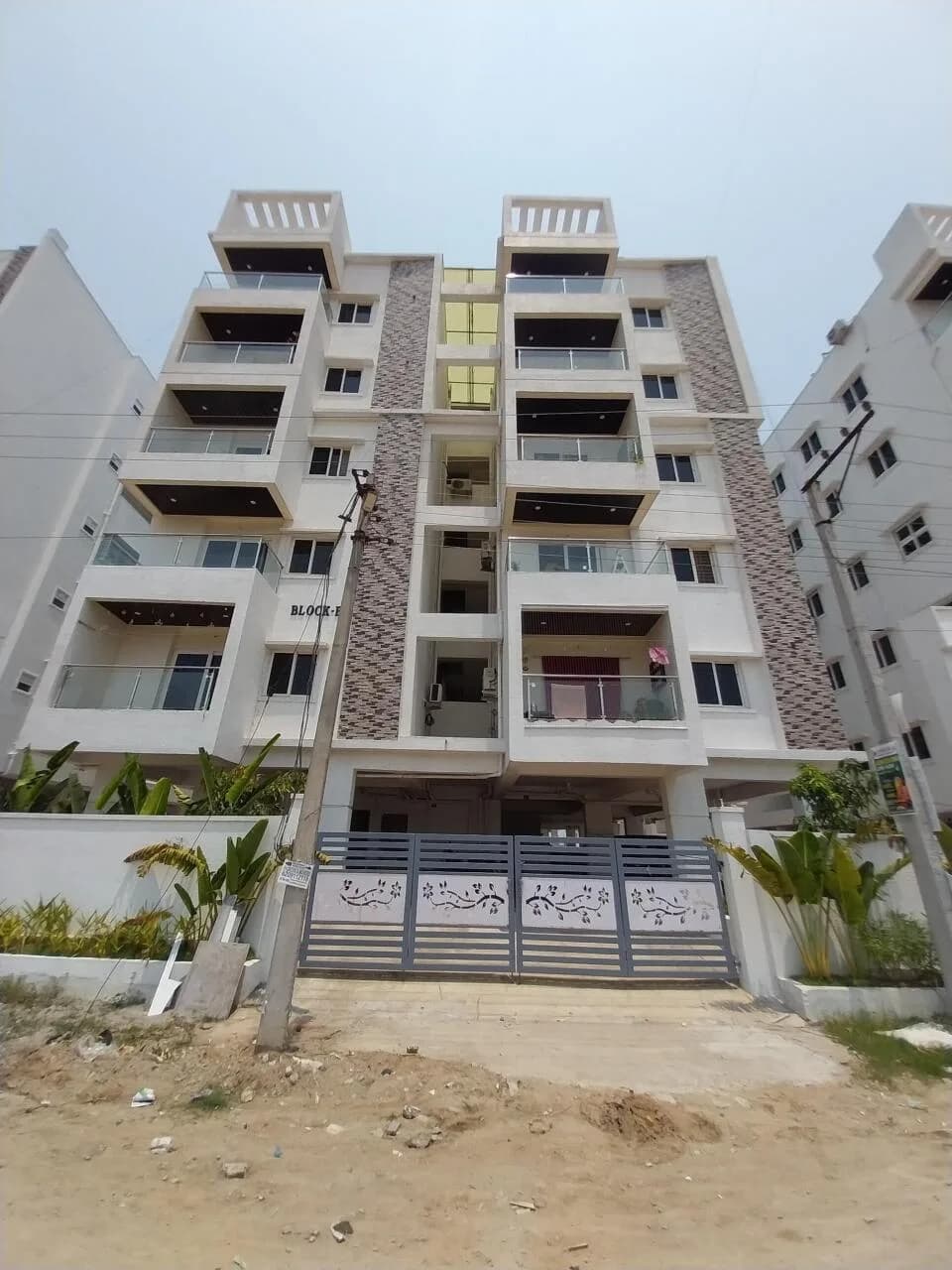 Thimu Kings Court, Kompally